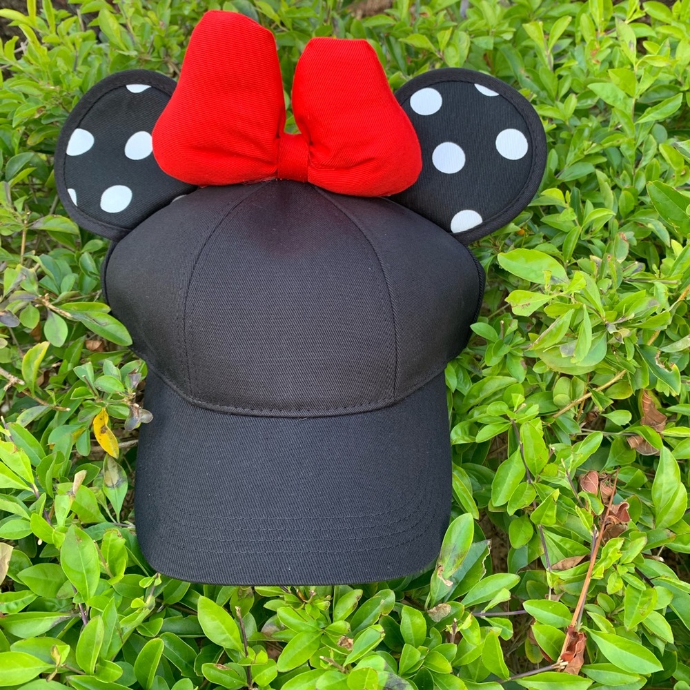 NWT Minnie Mouse Disney Ears Hat